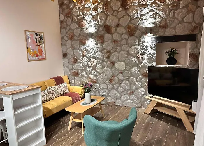 Magnolia Garden - Meteora * Kalambaka