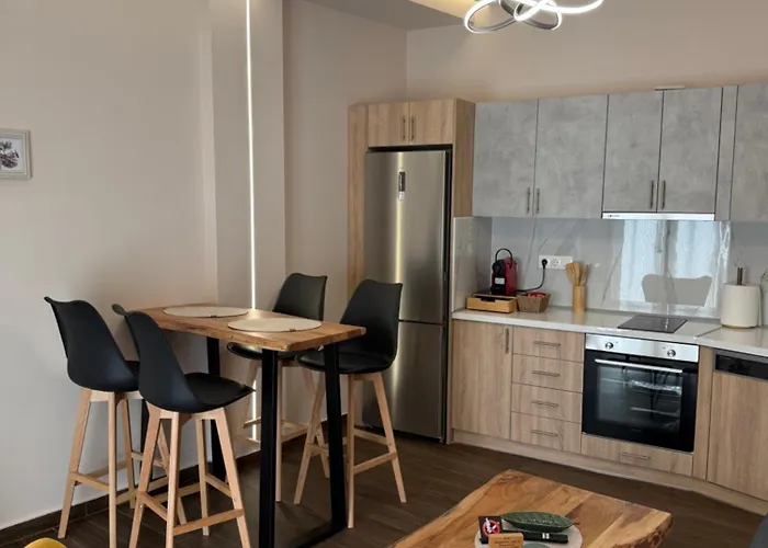 Magnolia Garden - Meteora Kalambaka