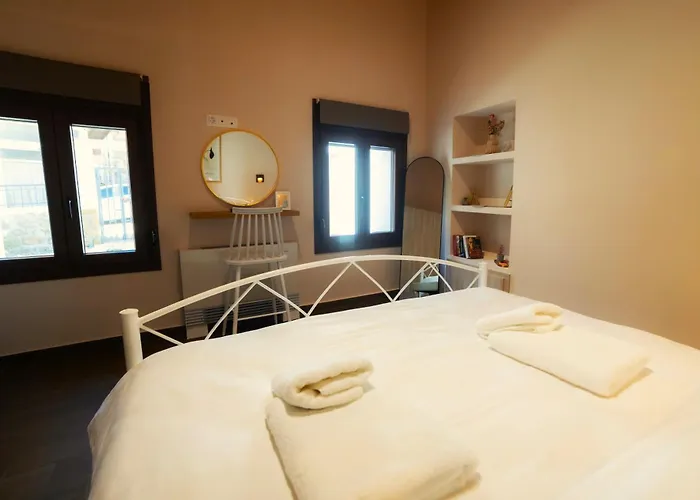 Magnolia Garden - Meteora * Kalambaka