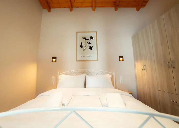 Magnolia Garden - Meteora * Kalambaka