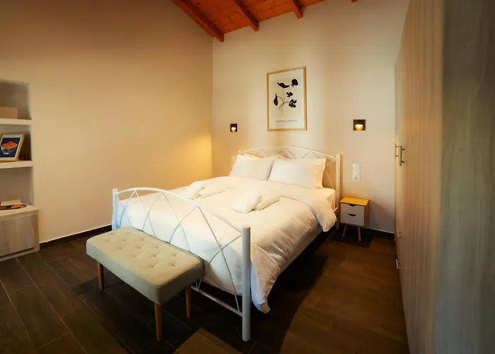 Magnolia Garden - Meteora * Kalambaka