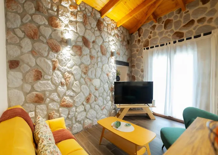 Magnolia Garden - Meteora *