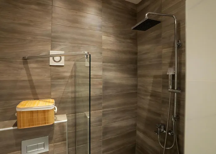 Magnolia Garden - Meteora * Kalambaka